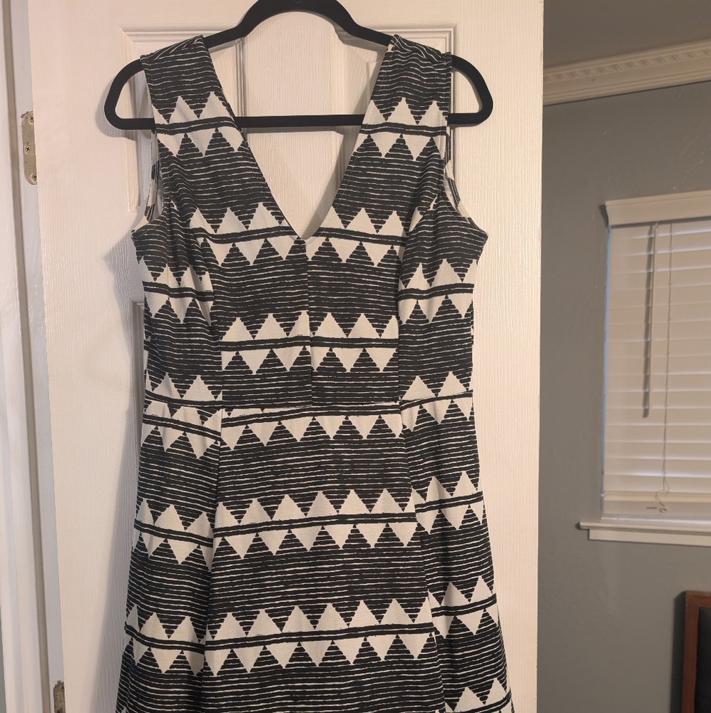 H&M Black and Cream Geometric Midi Dress